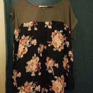 Black/gray with floral print top with pocket